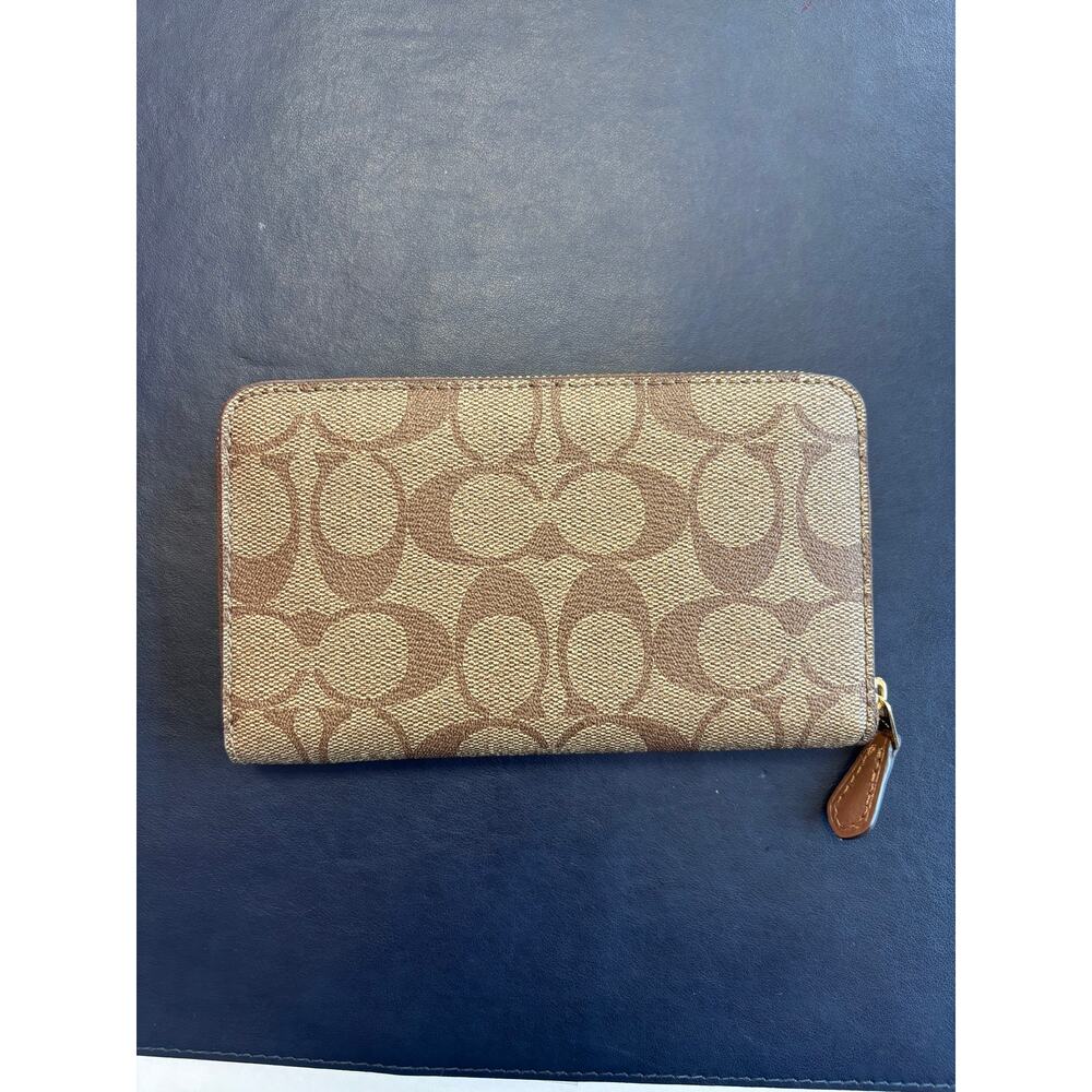 Coach Signature Zip Around Wallet Brown Canvas Leather PVC Gold Tone New - Picture 3 of 6